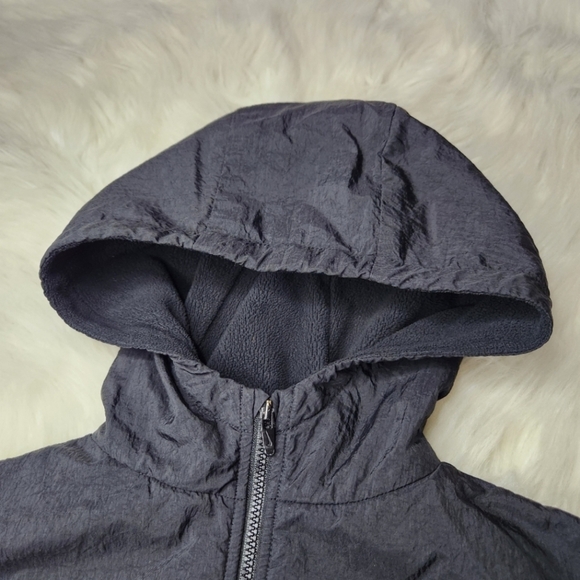 Girls- Nike Fleece Jacket (small) - Picture 3 of 9